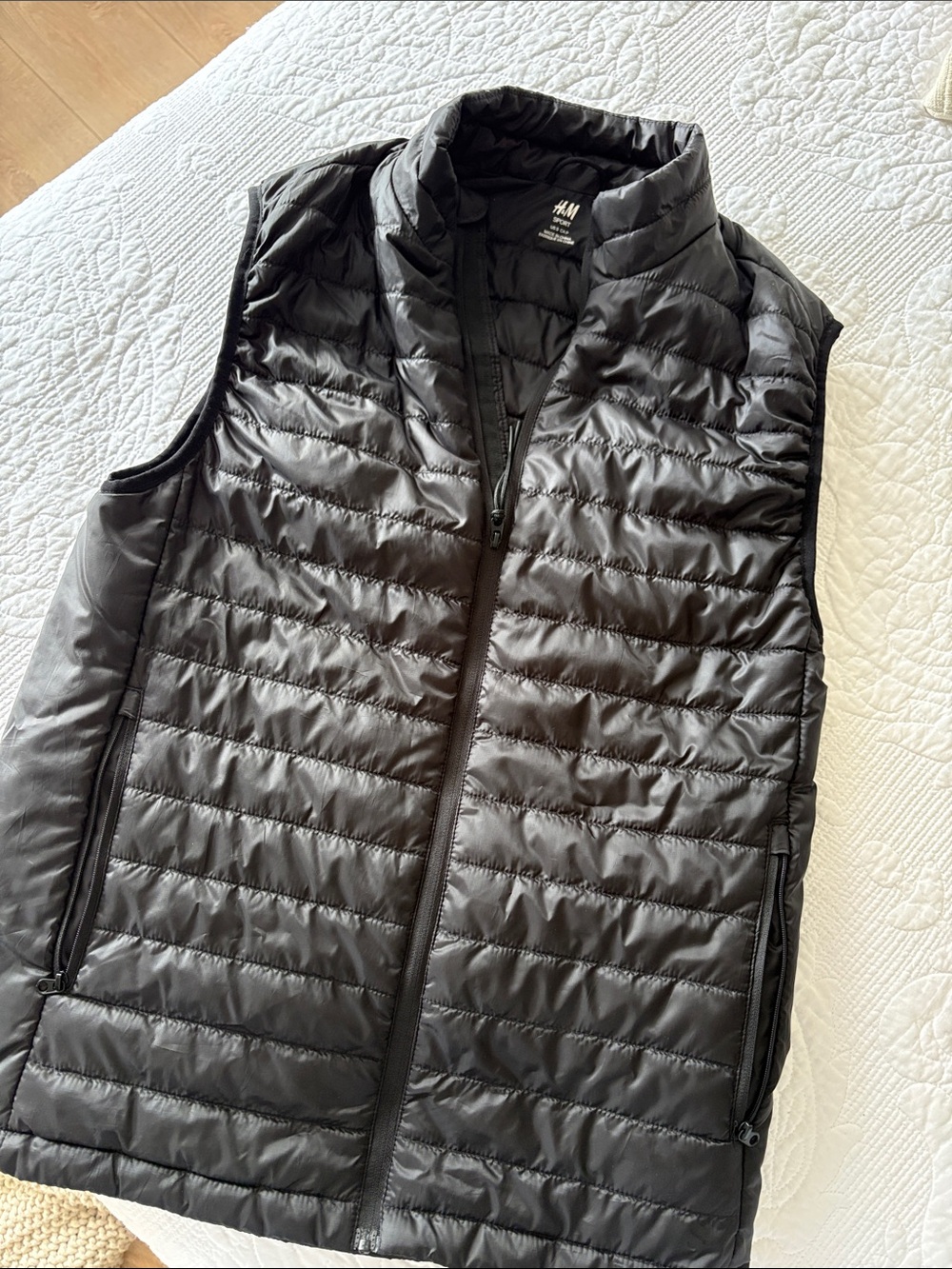 H&M Black Quilted Packable Puffer Vest - Picture 1 of 2